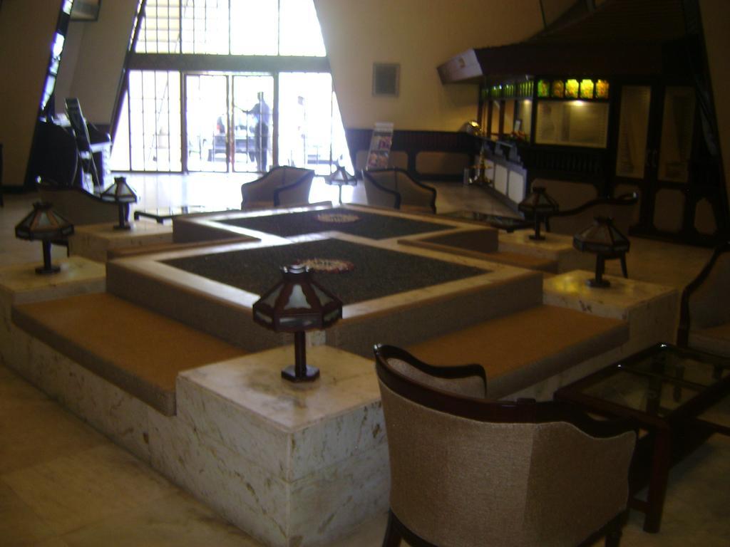 Manuelsons Malabar Palace Calicut Eksteriør billede