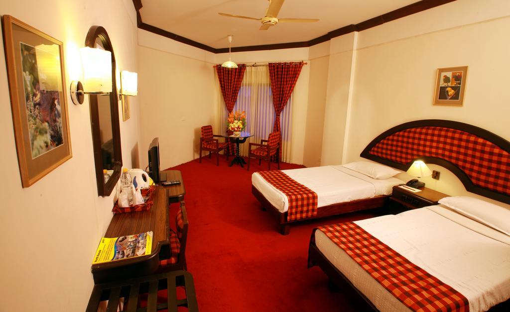 Manuelsons Malabar Palace Calicut Eksteriør billede