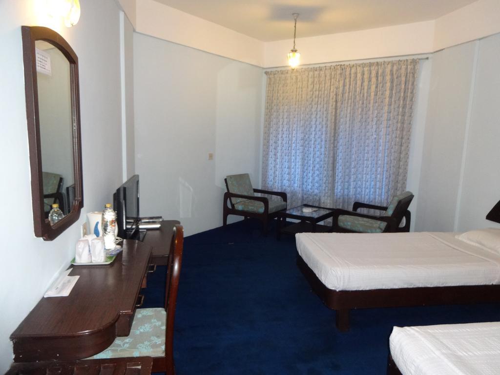 Manuelsons Malabar Palace Calicut Eksteriør billede