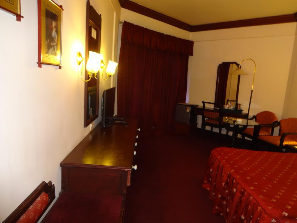 Manuelsons Malabar Palace Calicut Eksteriør billede